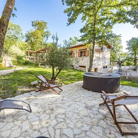 Paradiso Istriano With Jacuzzi Rovinj Exterior photo