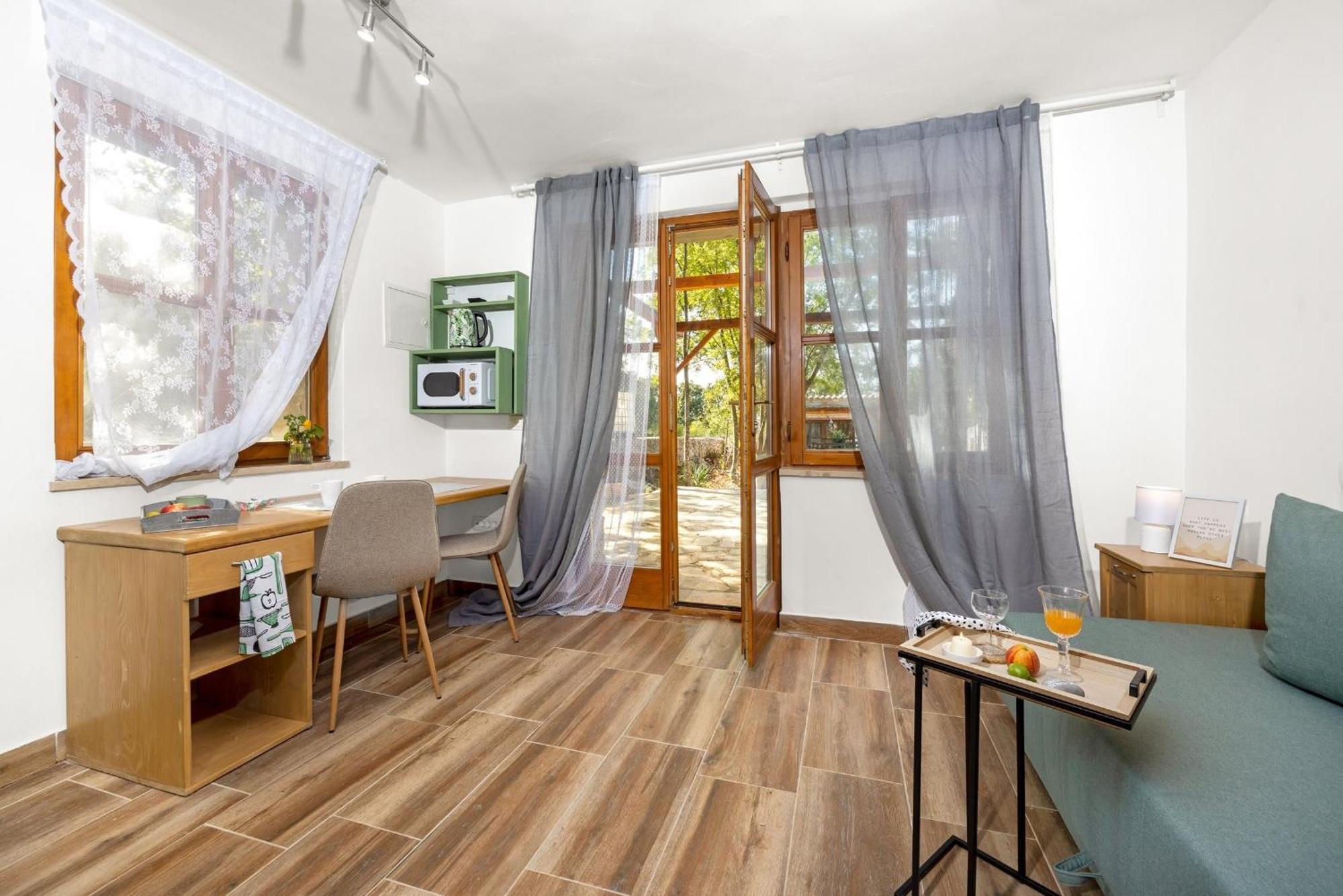 Paradiso Istriano With Jacuzzi Apartment
