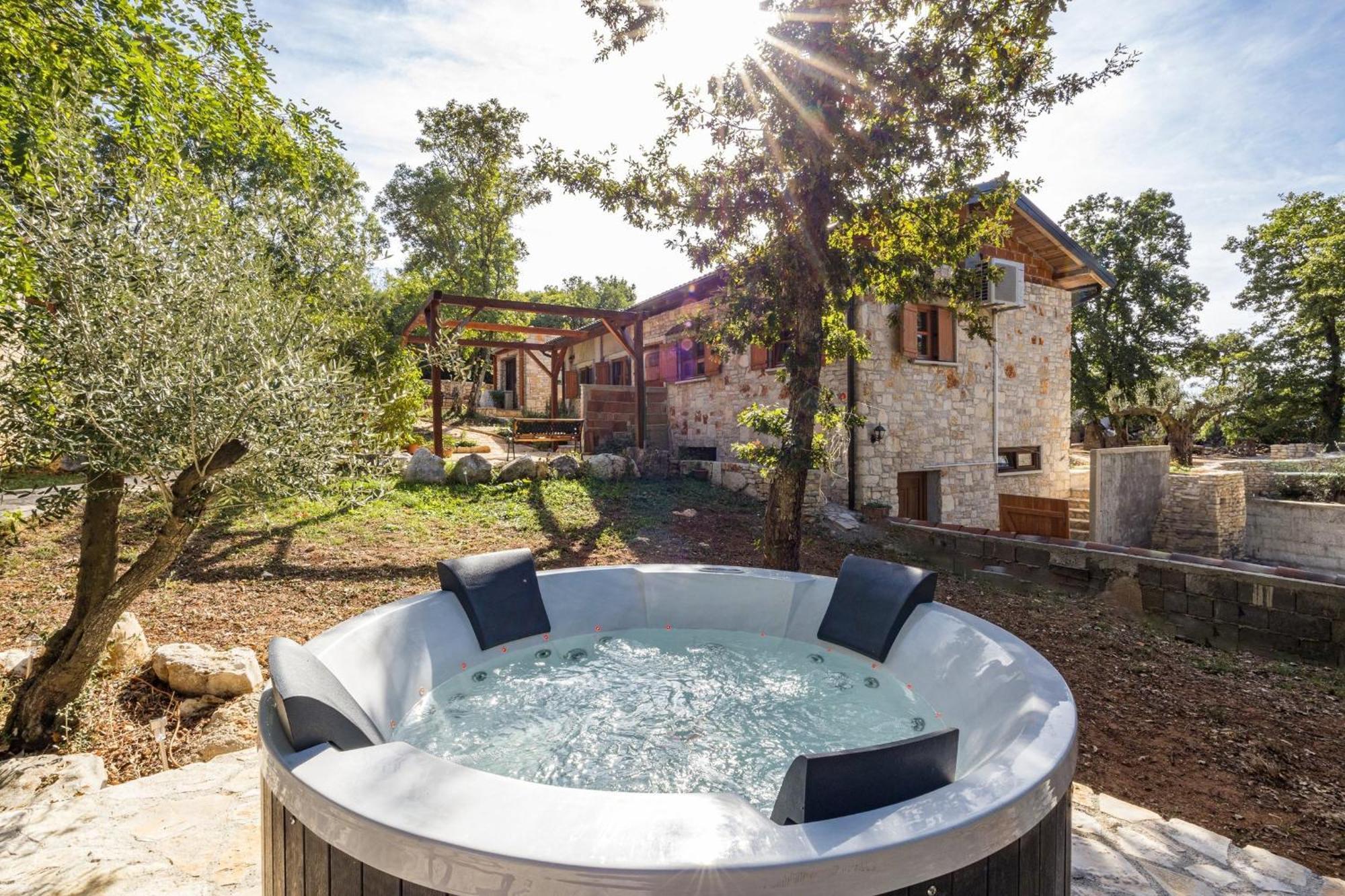Apartment Paradiso Istriano With Jacuzzi