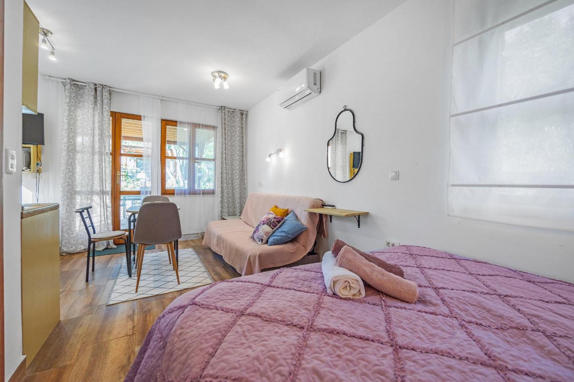 Paradiso Istriano With Jacuzzi Apartment *
