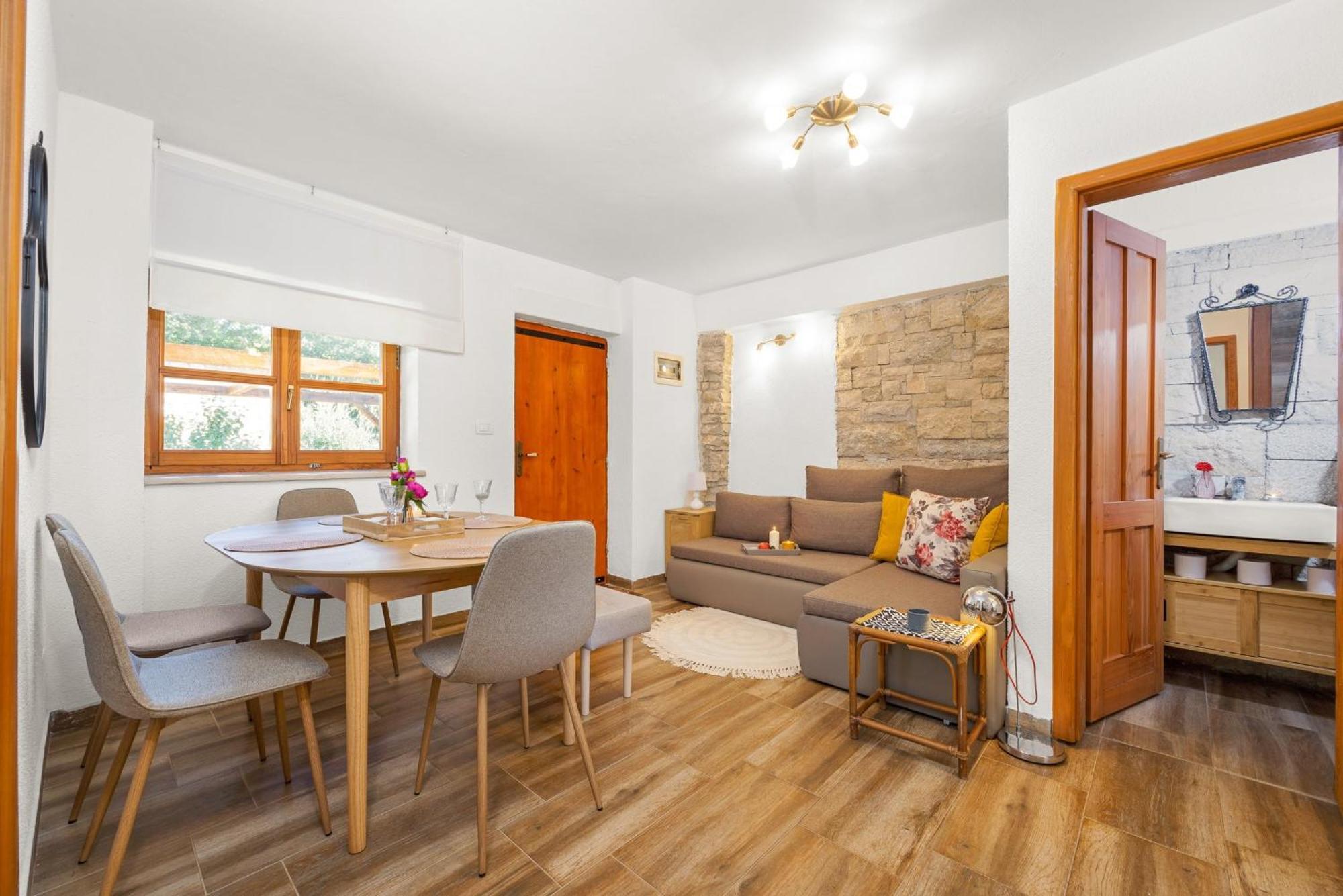 Paradiso Istriano With Jacuzzi Apartment *